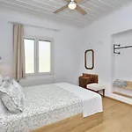 Kamara *