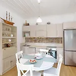 Kamara Holiday home *